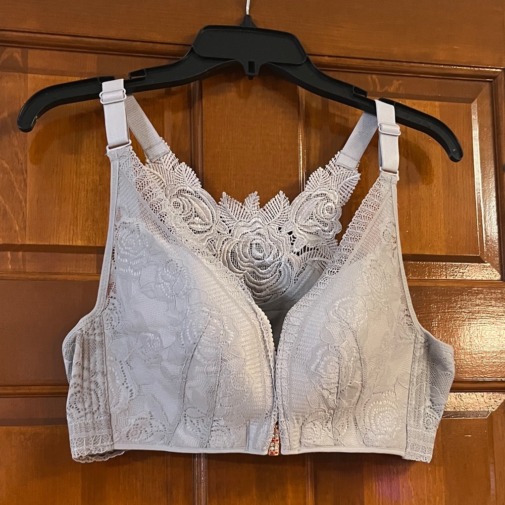 Floral Lace Bralette in Light Gray